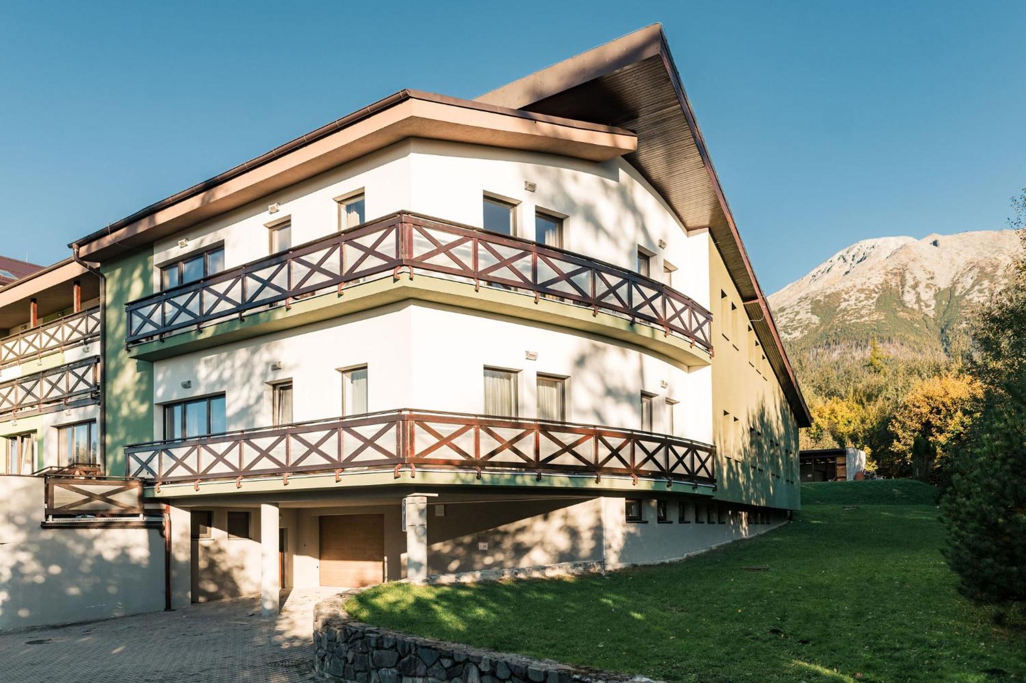 Apartmanovy Dom Familia Smokovec วิสโซเค ดาตรี ภายนอก รูปภาพ