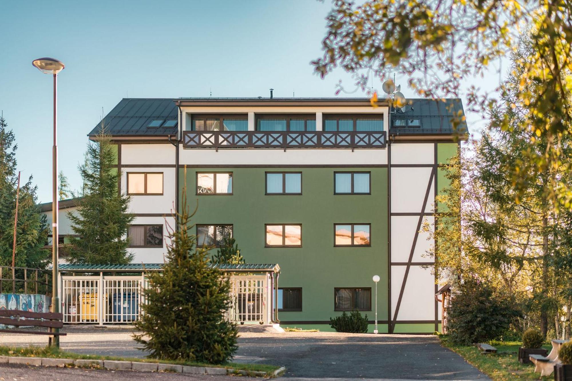 Apartmanovy Dom Familia Smokovec วิสโซเค ดาตรี ภายนอก รูปภาพ